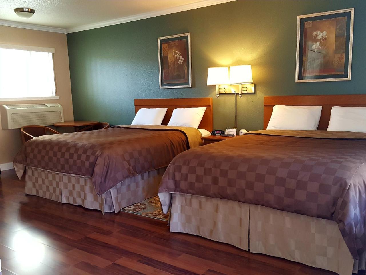 Maple Leaf Motel Shady Cove ภายนอก รูปภาพ